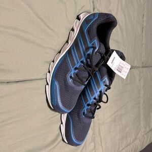 Men’s adidas falcon elite 4m size 13